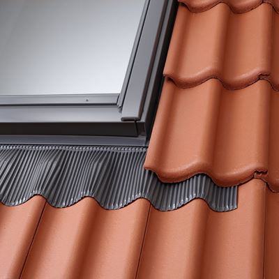 Picture of Velux Std Window Flashing Tile 114x118
for tiles up to 120mm in profile
roof pitch 15-90 deg